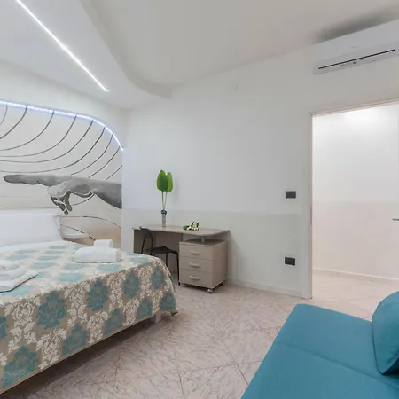 Aparthotel Fioravanti - San Luca & Genesis House, A Pochi Passi Dalla Stazione, Vicino Al Cuore Di