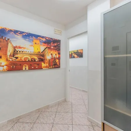 Fioravanti - San Luca & Genesis House, A Pochi Passi Dalla Stazione, Vicino Al Cuore Di Bologna