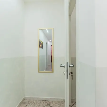 Fioravanti - San Luca & Genesis House, A Pochi Passi Dalla Stazione, Vicino Al Cuore Di Aparthotel *