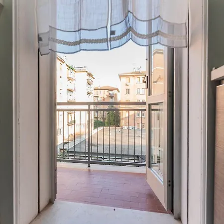 Fioravanti - San Luca & Genesis House, A Pochi Passi Dalla Stazione, Vicino Al Cuore Di *