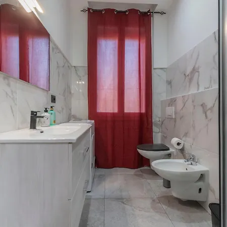 Aparthotel Fioravanti - San Luca & Genesis House, A Pochi Passi Dalla Stazione, Vicino Al Cuore Di