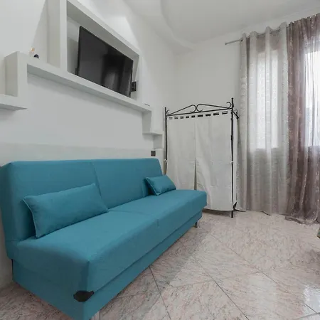 Aparthotel Fioravanti - San Luca & Genesis House, A Pochi Passi Dalla Stazione, Vicino Al Cuore Di