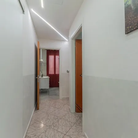 Fioravanti - San Luca & Genesis House, A Pochi Passi Dalla Stazione, Vicino Al Cuore Di