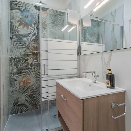 Fioravanti - San Luca & Genesis House, A Pochi Passi Dalla Stazione, Vicino Al Cuore Di Apartahotel Bolonia