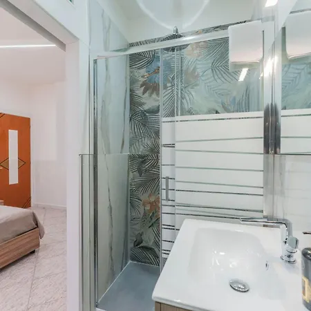 Fioravanti - San Luca & Genesis House, A Pochi Passi Dalla Stazione, Vicino Al Cuore Di Bolonia