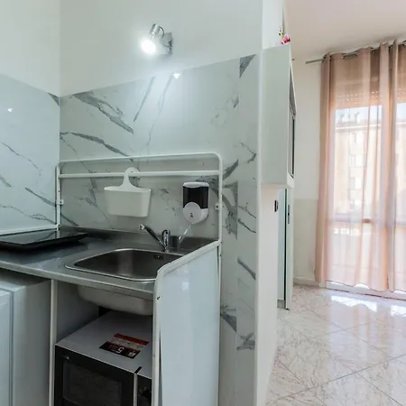 Fioravanti - San Luca & Genesis House, A Pochi Passi Dalla Stazione, Vicino Al Cuore Di Apartahotel