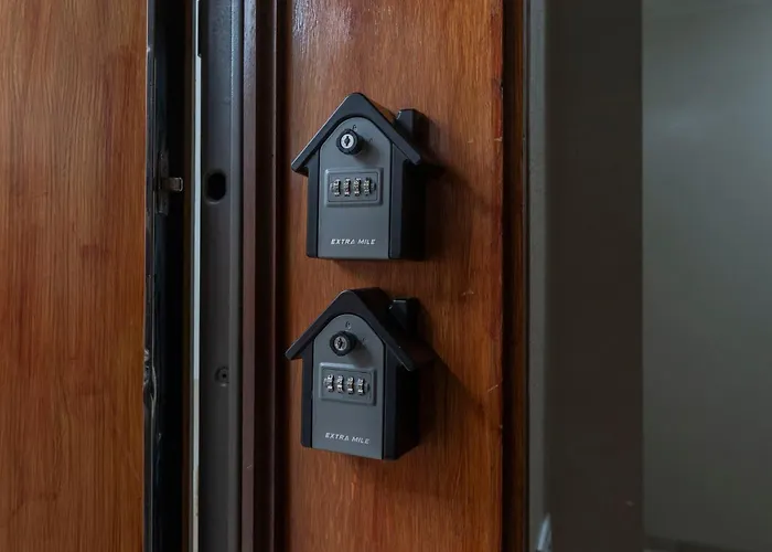 Fioravanti - San Luca & Genesis House, A Pochi Passi Dalla Stazione, Vicino Al Cuore Di Apartmanhotel