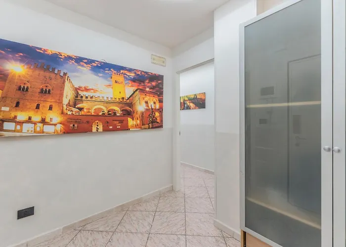 Fioravanti - San Luca & Genesis House, A Pochi Passi Dalla Stazione, Vicino Al Cuore Di Bologna