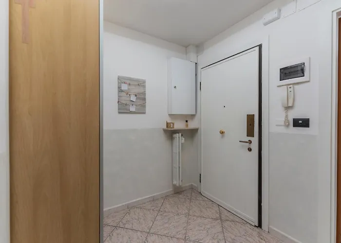 Apartmanhotel Fioravanti - San Luca & Genesis House, A Pochi Passi Dalla Stazione, Vicino Al Cuore Di