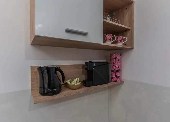 Fioravanti - San Luca & Genesis House, A Pochi Passi Dalla Stazione, Vicino Al Cuore Di Apartmanhotel