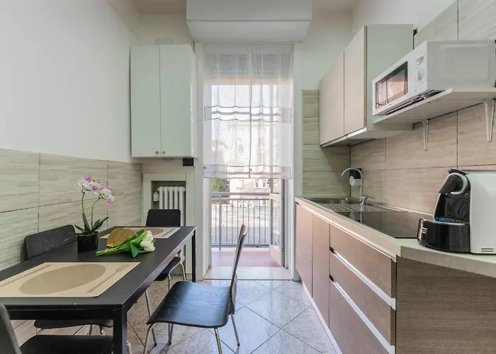 Apartmanhotel Fioravanti - San Luca & Genesis House, A Pochi Passi Dalla Stazione, Vicino Al Cuore Di