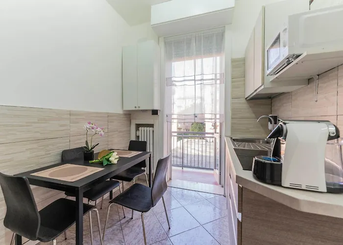 Apartmanhotel Fioravanti - San Luca & Genesis House, A Pochi Passi Dalla Stazione, Vicino Al Cuore Di Bologna