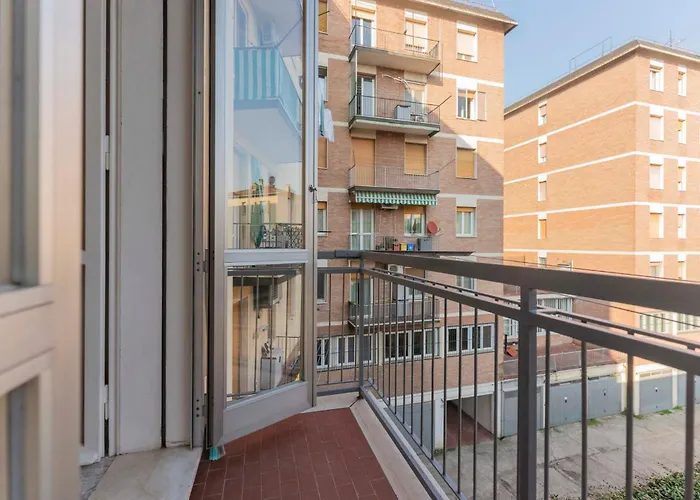 Fioravanti - San Luca & Genesis House, A Pochi Passi Dalla Stazione, Vicino Al Cuore Di