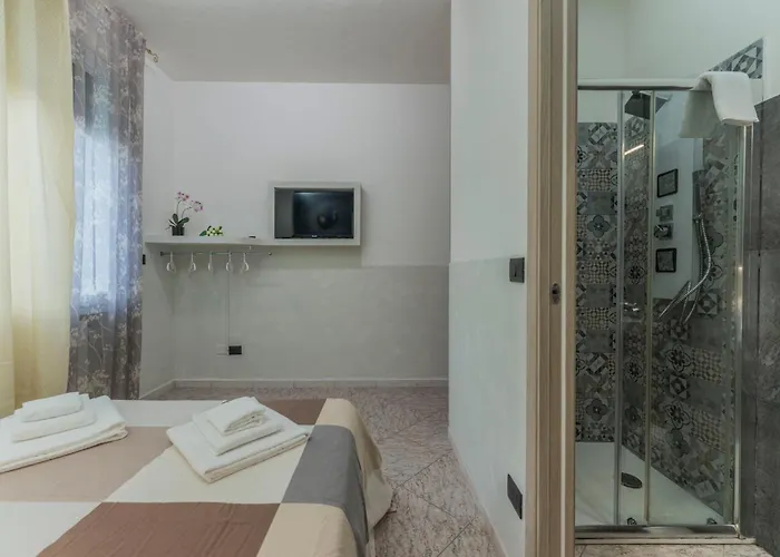 Apartmanhotel Fioravanti - San Luca & Genesis House, A Pochi Passi Dalla Stazione, Vicino Al Cuore Di