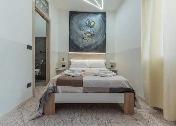 Fioravanti - San Luca & Genesis House, A Pochi Passi Dalla Stazione, Vicino Al Cuore Di Apartmanhotel