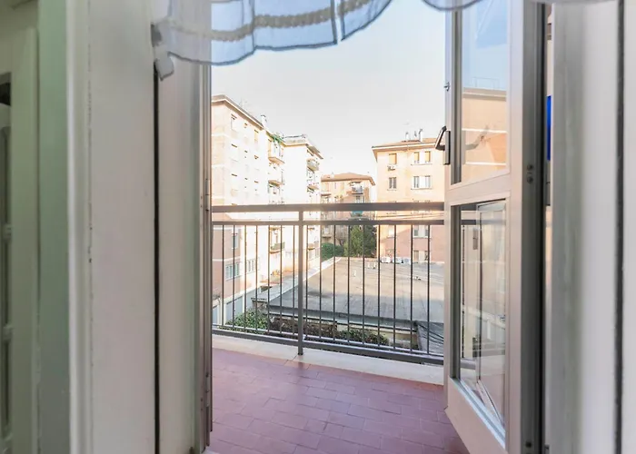 Apartmanhotel Fioravanti - San Luca & Genesis House, A Pochi Passi Dalla Stazione, Vicino Al Cuore Di Bologna