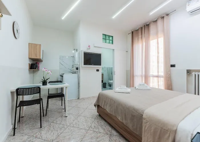 Fioravanti - San Luca & Genesis House, A Pochi Passi Dalla Stazione, Vicino Al Cuore Di 3*