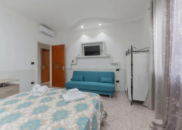 Fioravanti - San Luca & Genesis House, A Pochi Passi Dalla Stazione, Vicino Al Cuore Di 3* Bologna