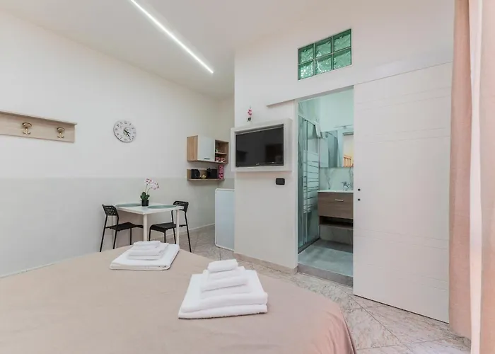 Apartmanhotel Fioravanti - San Luca & Genesis House, A Pochi Passi Dalla Stazione, Vicino Al Cuore Di Bologna