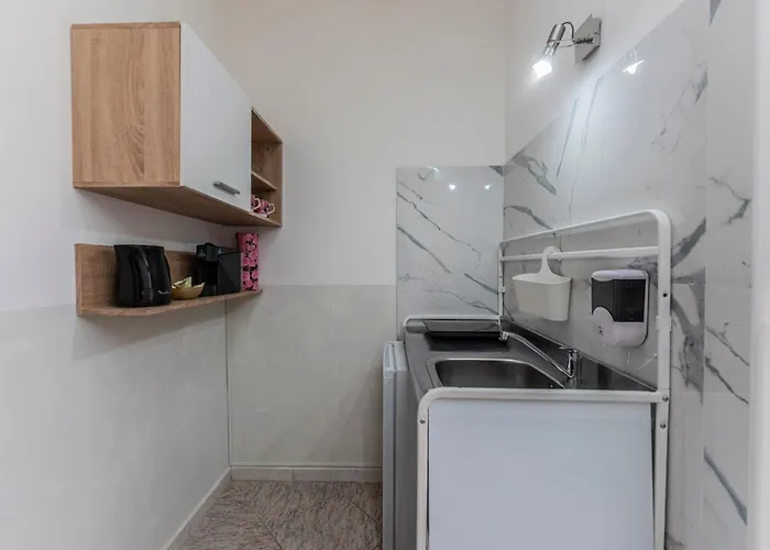 Fioravanti - San Luca & Genesis House, A Pochi Passi Dalla Stazione, Vicino Al Cuore Di