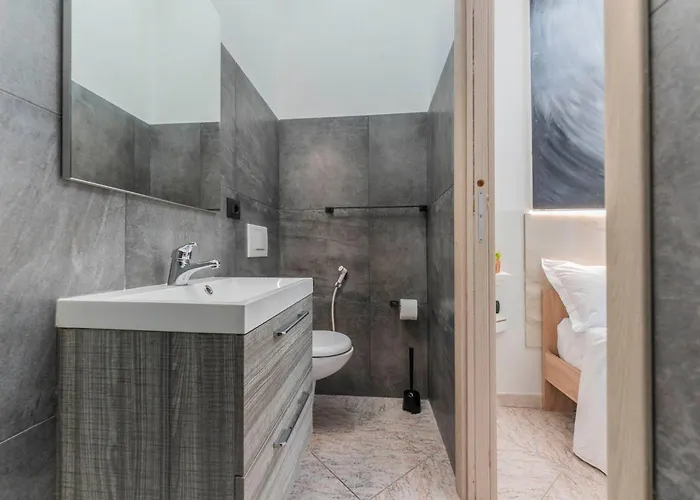 Fioravanti - San Luca & Genesis House, A Pochi Passi Dalla Stazione, Vicino Al Cuore Di Apartmanhotel Bologna