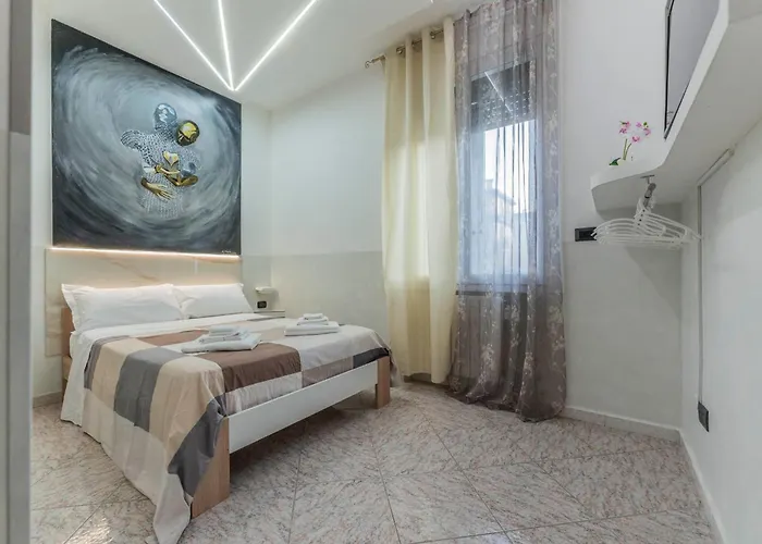 Fioravanti - San Luca & Genesis House, A Pochi Passi Dalla Stazione, Vicino Al Cuore Di Apartmanhotel