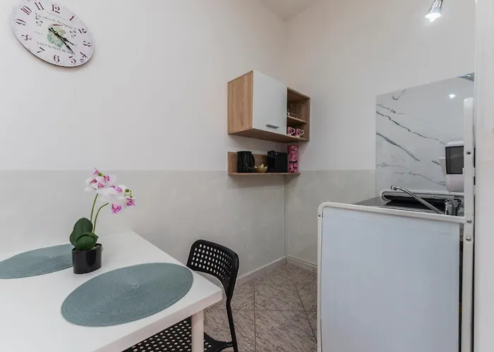 Fioravanti - San Luca & Genesis House, A Pochi Passi Dalla Stazione, Vicino Al Cuore Di 3* Bologna