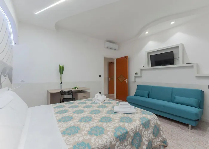 Fioravanti - San Luca & Genesis House, A Pochi Passi Dalla Stazione, Vicino Al Cuore Di 3* Bologna