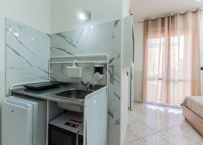 Fioravanti - San Luca & Genesis House, A Pochi Passi Dalla Stazione, Vicino Al Cuore Di Apartmanhotel