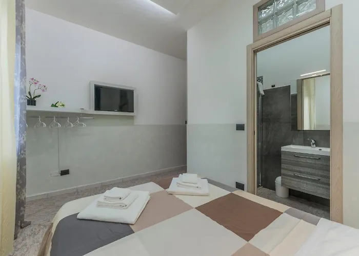 Fioravanti - San Luca & Genesis House, A Pochi Passi Dalla Stazione, Vicino Al Cuore Di Apartmanhotel Bologna