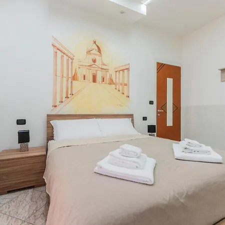 Fioravanti - San Luca & Genesis House, A Pochi Passi Dalla Stazione, Vicino Al Cuore Di 3* Bologna