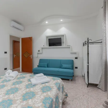 Fioravanti - San Luca & Genesis House, A Pochi Passi Dalla Stazione, Vicino Al Cuore Di 3* Bologna