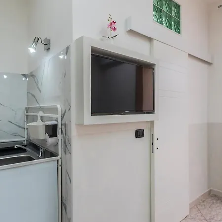 Apartmanhotel Fioravanti - San Luca & Genesis House, A Pochi Passi Dalla Stazione, Vicino Al Cuore Di 3*