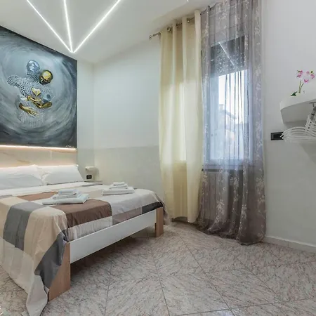 Fioravanti - San Luca & Genesis House, A Pochi Passi Dalla Stazione, Vicino Al Cuore Di Apartmanhotel